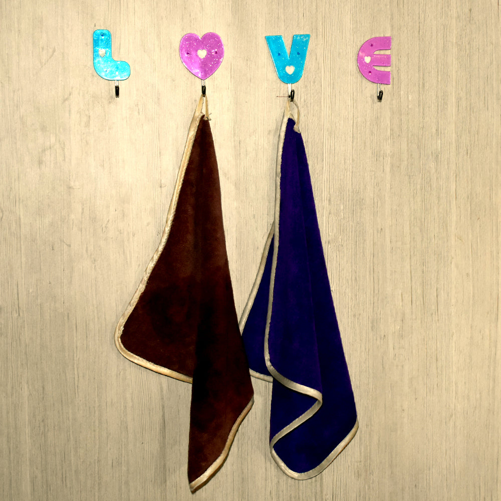 1121 Love Shape Self Adhesive Hooks 